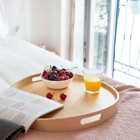 Altido Chic 1br Apt With Balcony Close By Graca Viewpoint And Tram Stops Apartamento *