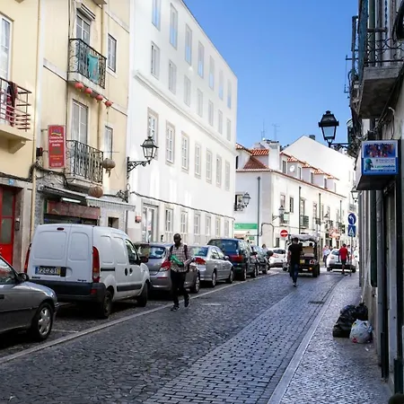 Altido Chic 1br Apt With Balcony Close By Graca Viewpoint And Tram Stops Apartamento Lisboa